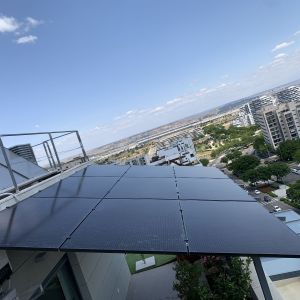 Instalación de placas solares en Valdebebas
